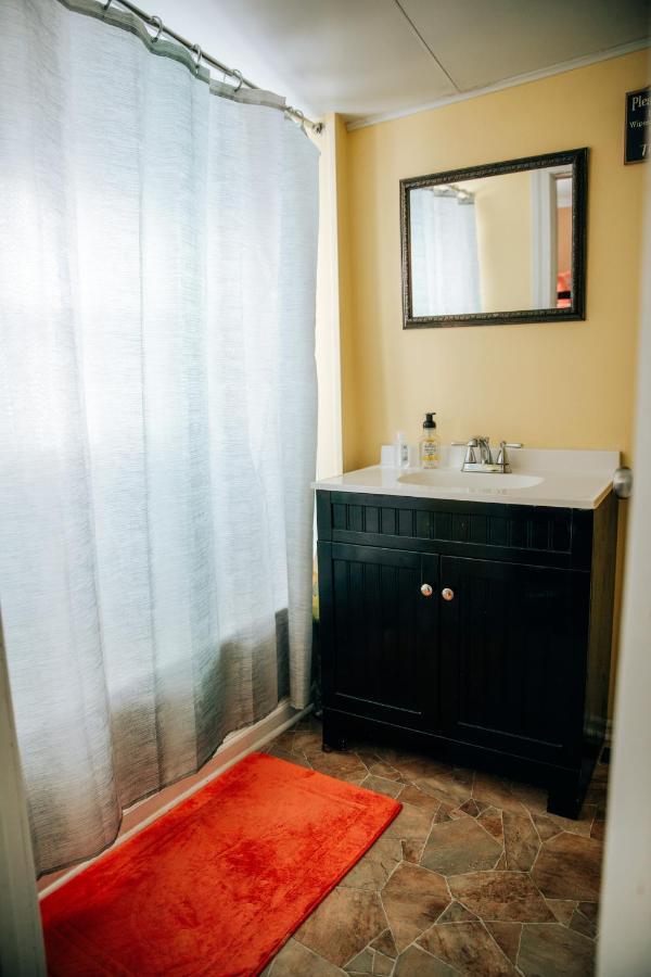 Giggling Creek Cottage - Bedjet! King Sized! Gazebo, 45 Acres, Arcades, Nintendo, More Henry Esterno foto